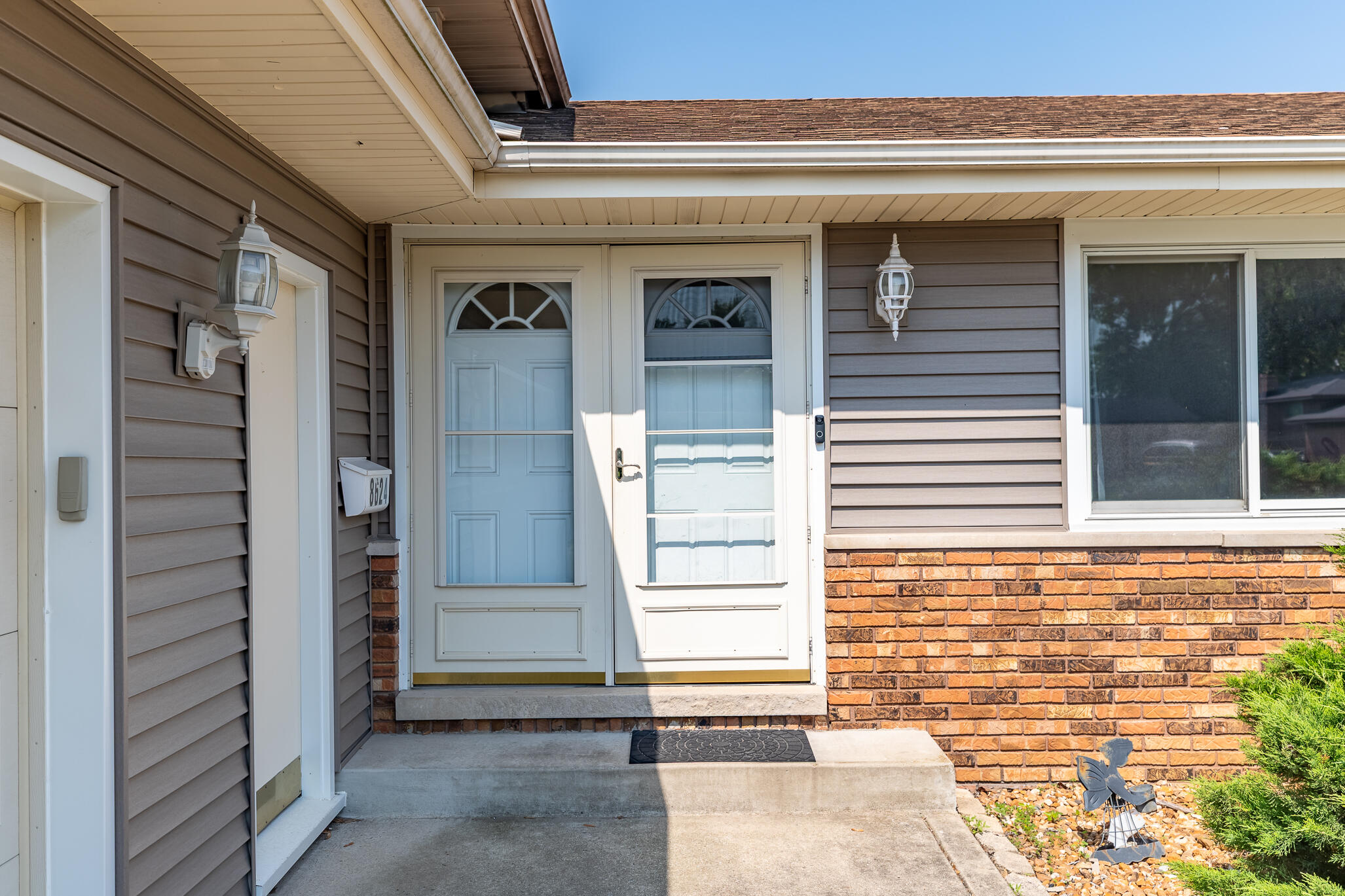 8624 Garfield Avenue Munster, IN 46321 - Photo 5 of 29 2054x1369