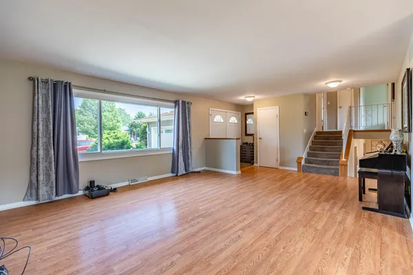 $355,000 | 8624 Garfield Avenue, Munster, IN 46321