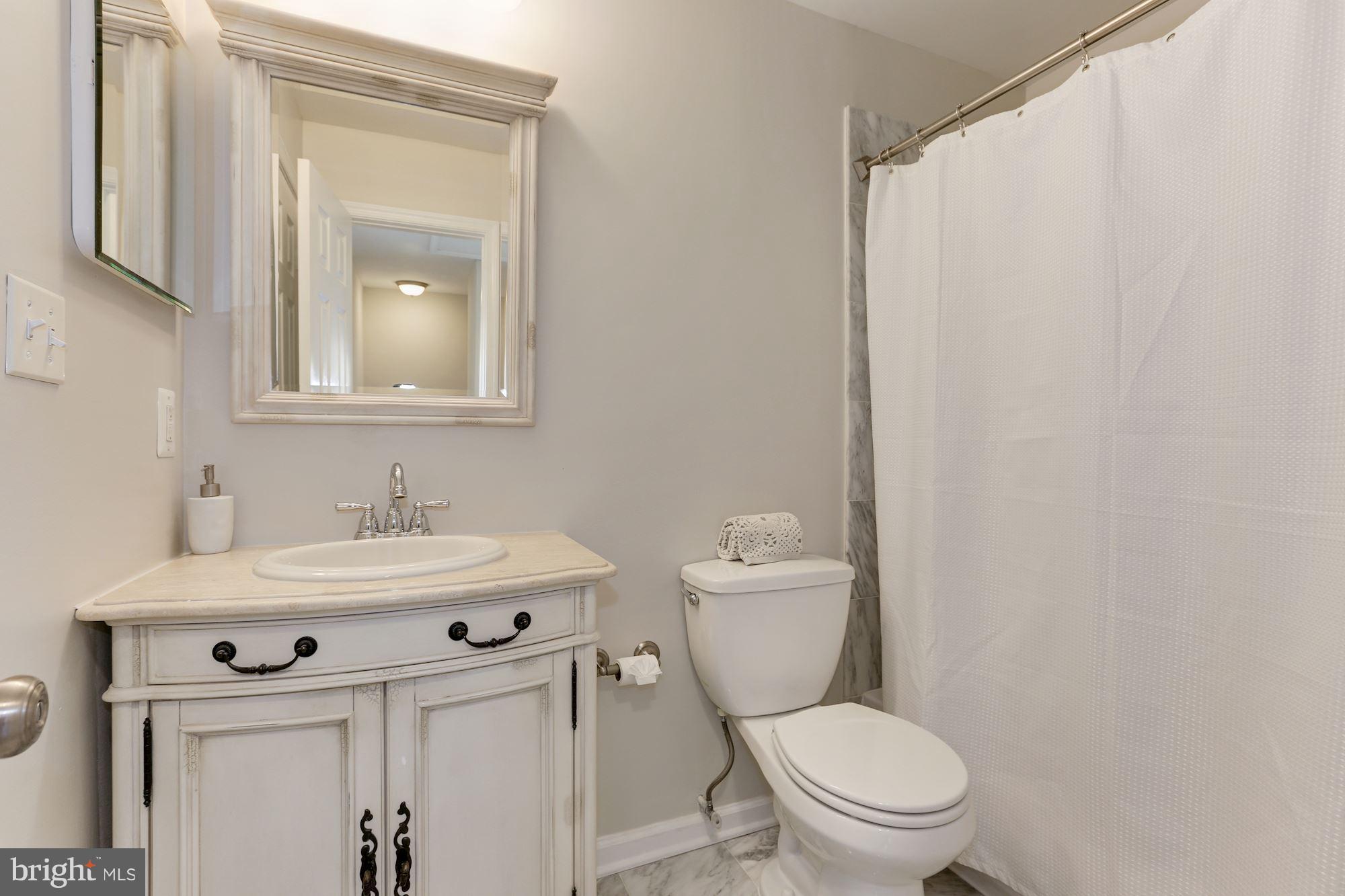 6326 Deer Ridge Trail Springfield, VA 22150 - Photo 15 of 30 Bath (Master)