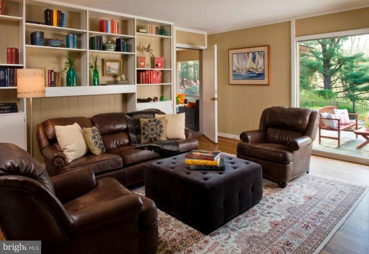 9112 Falls Run Road Great Falls, VA 22066 - Photo 10 of 25 Family Room