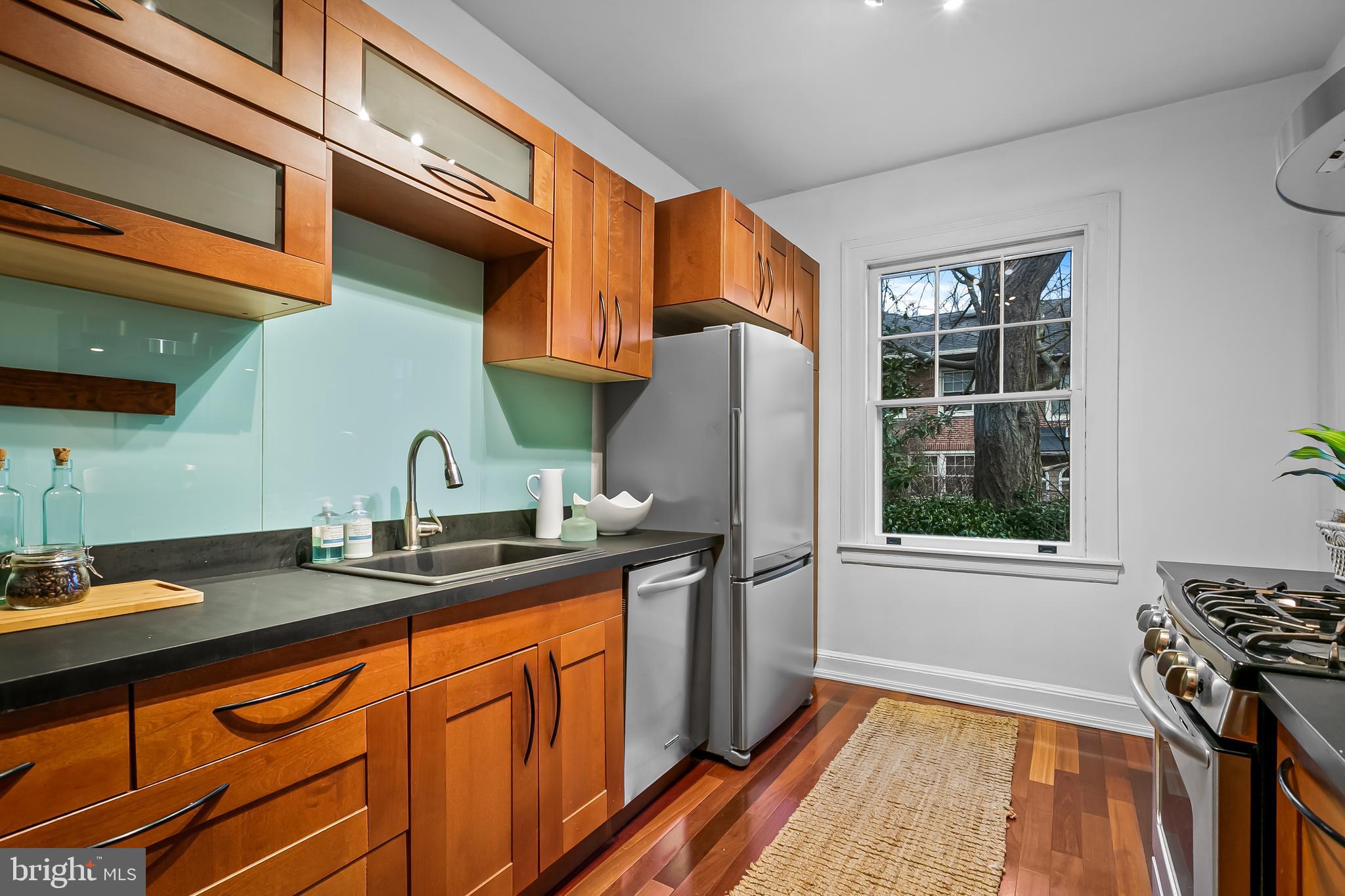 3950 Cloverhill Road Baltimore, MD 21218 - Photo 16 of 47