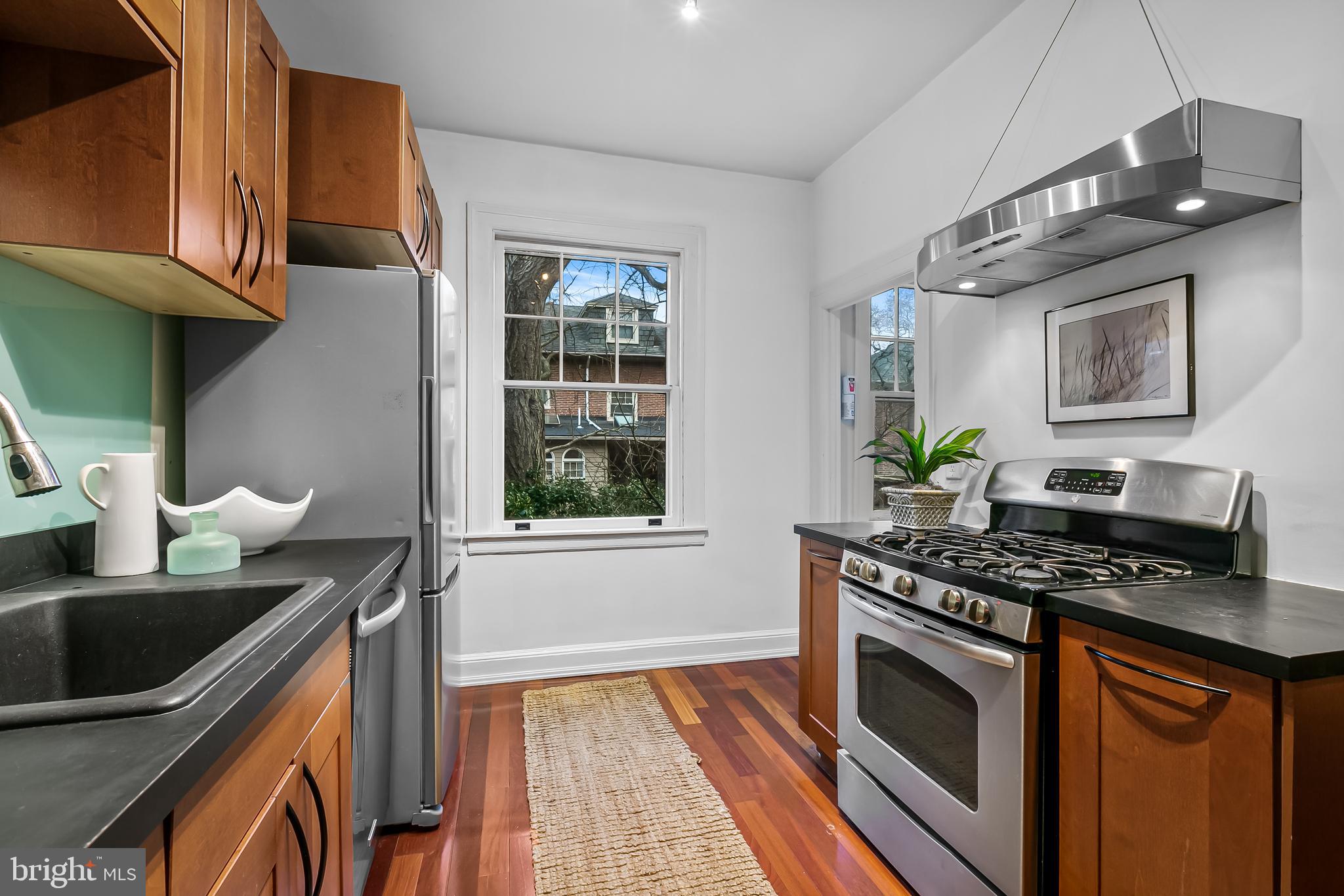 3950 Cloverhill Road Baltimore, MD 21218 - Photo 17 of 47