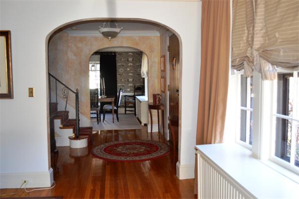17 Wauwinet Road Newton, MA 02465 - Photo 3 of 15 Gallery Image 3