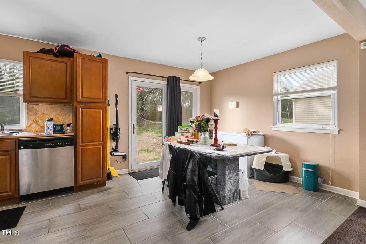 208 Lynn Road Durham, NC 27703 - Photo 10 of 24 Breakfast Area 1