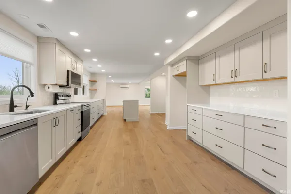 $925,000 | 11136 North 200 West, Markle, IN 46770