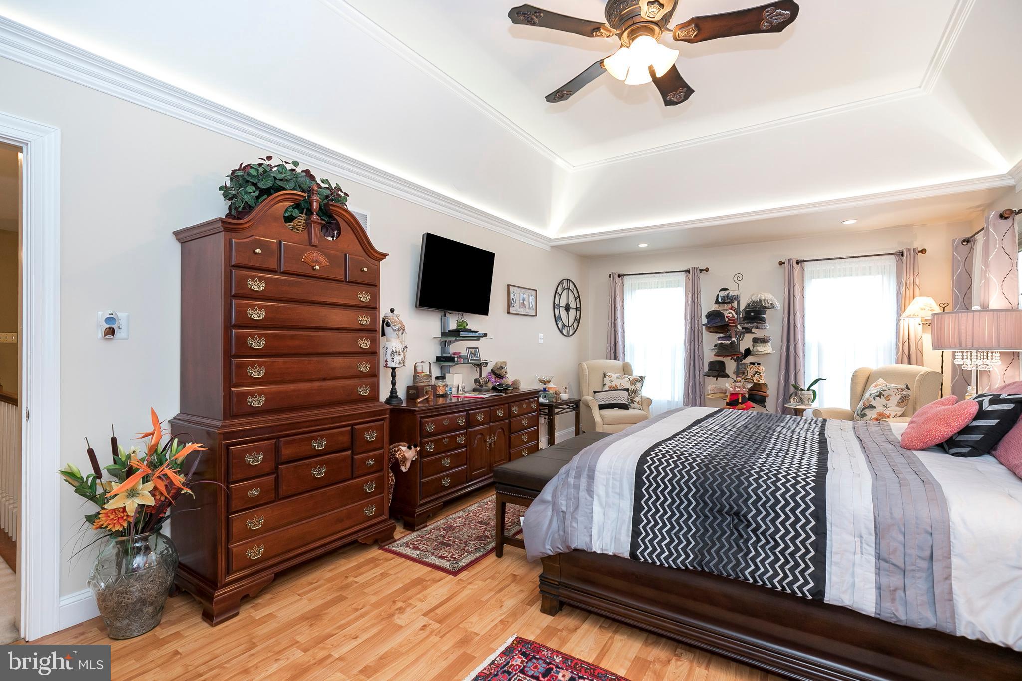 218 Stony Run Road Spring City, PA 19475 - Photo 24 of 39 Tray ceiling with new crown molding!
