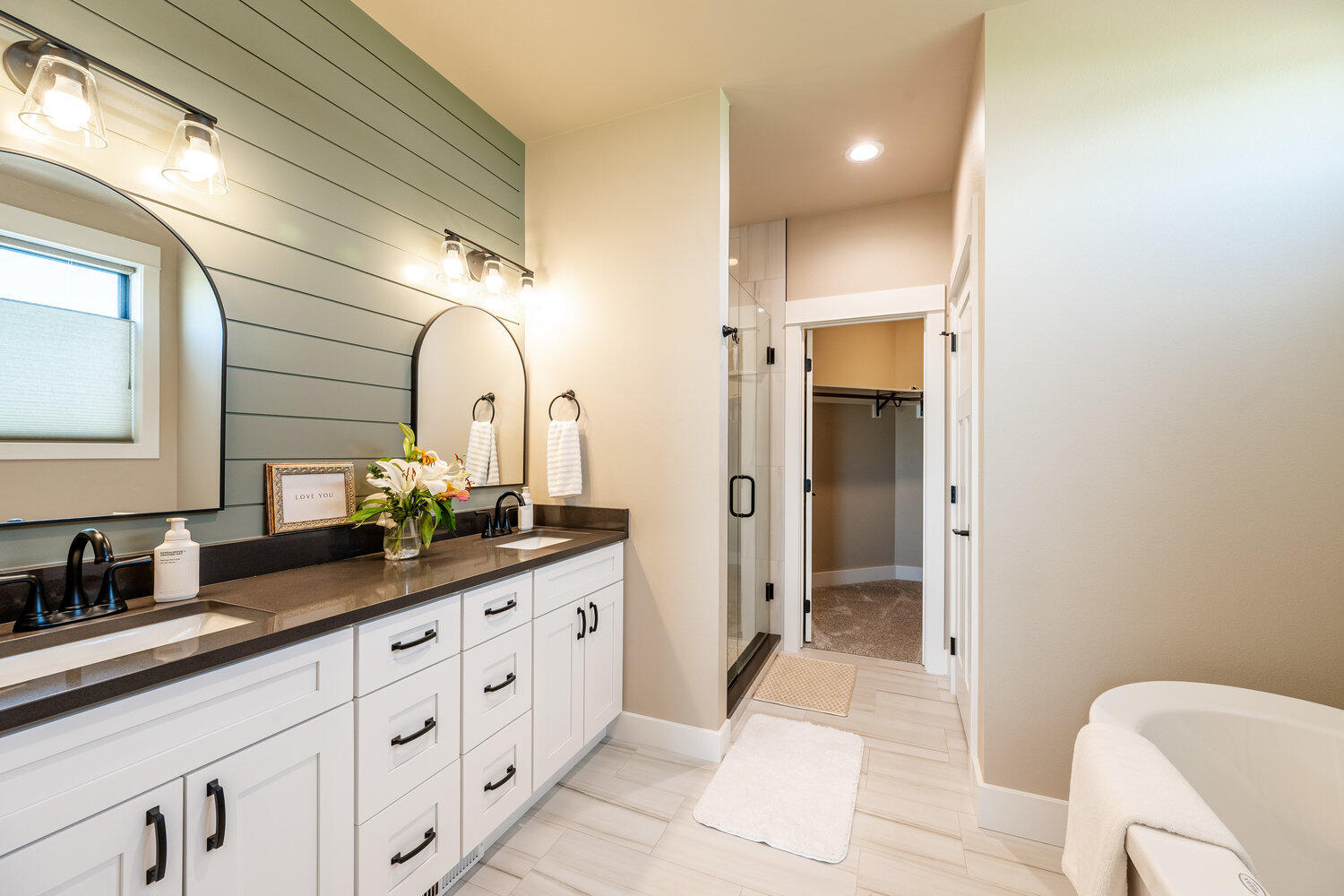 388 Legacy Road Sheridan, WY 82801 - Photo 14 of 27 12 primary bath