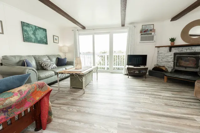 $2,300 | 81 Wilson Pond Road, Swanzey, NH 03431