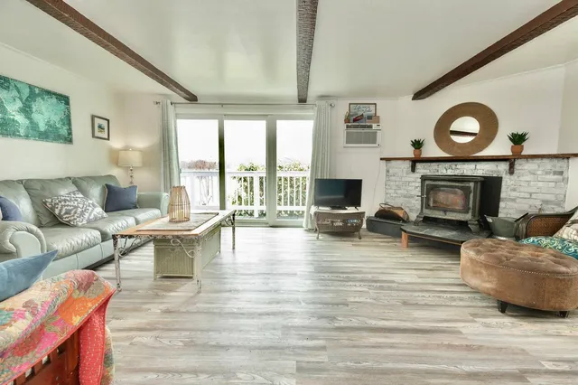 $2,300 | 81 Wilson Pond Road, Swanzey, NH 03431