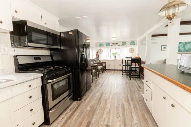 $2,300 | 81 Wilson Pond Road, Swanzey, NH 03431