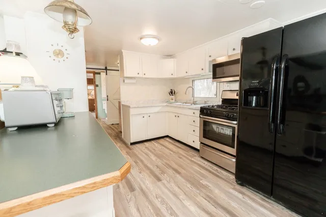 $2,300 | 81 Wilson Pond Road, Swanzey, NH 03431