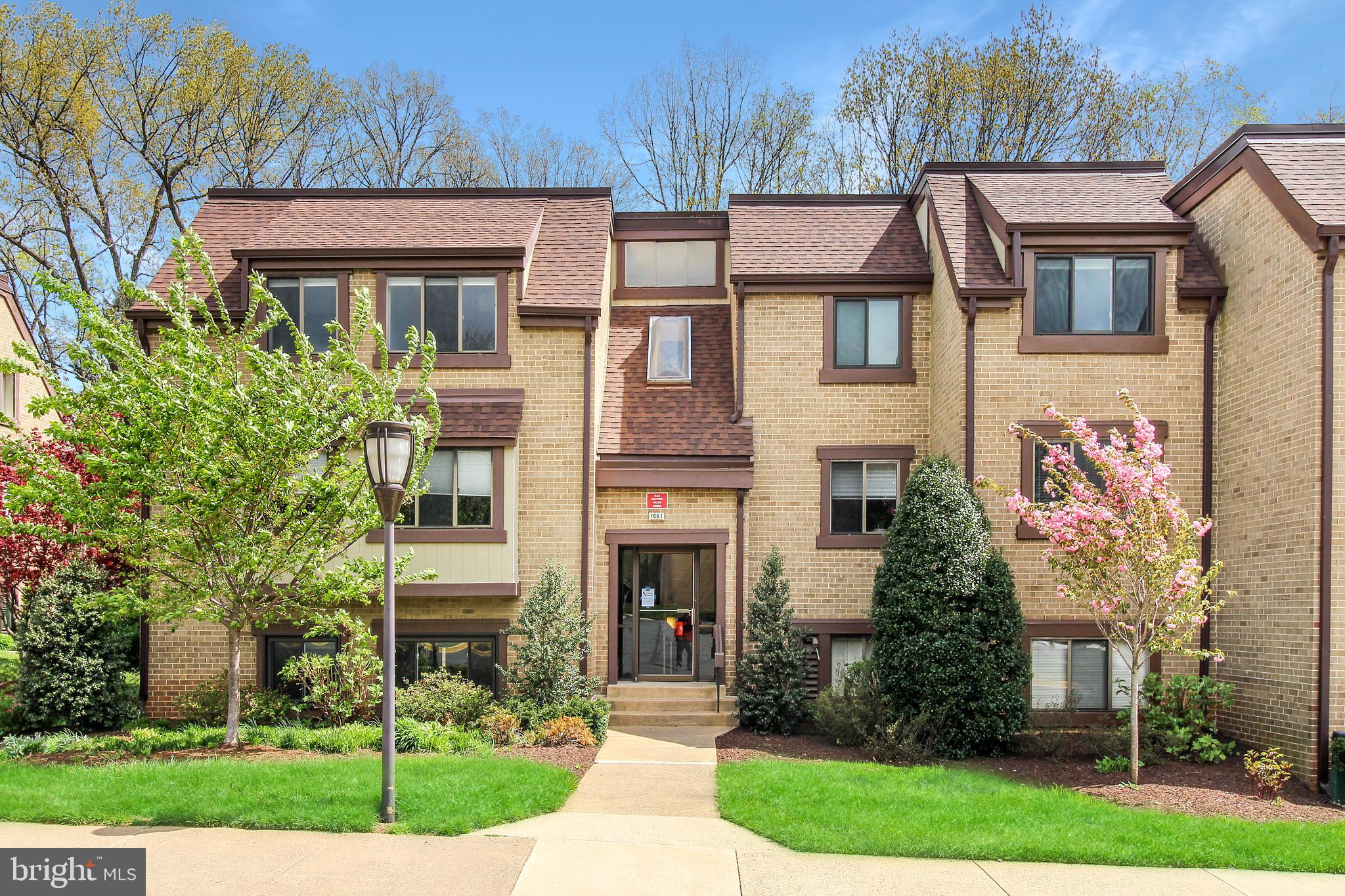 1661 Parkcrest Circle, Unit 100 Reston, VA 20190 - Photo 1 of 20