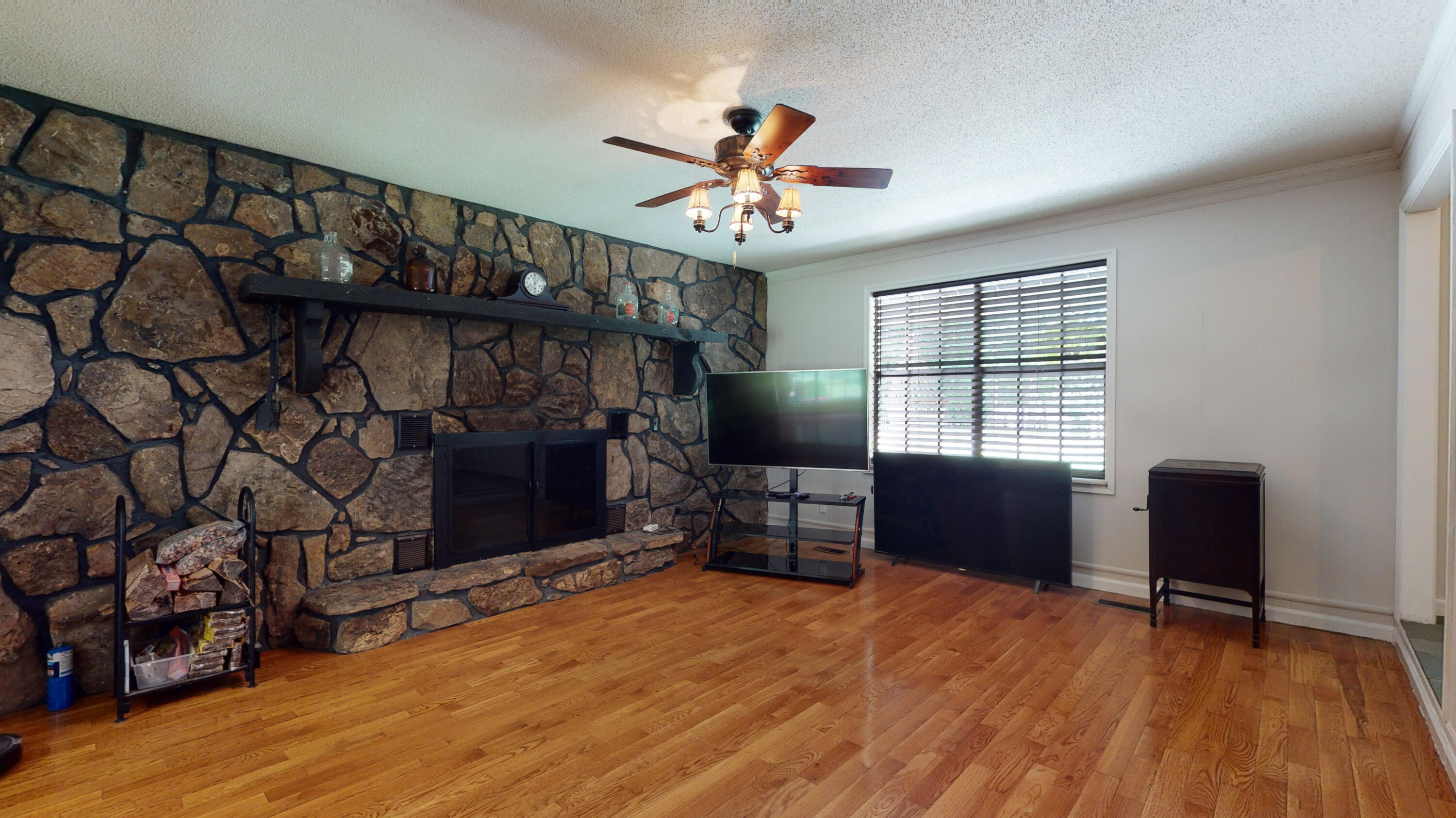 130 Moore Circle Road Charleston, TN 37310 - Photo 6 of 38 130-Moore-Circle-Rd-07282022_092632