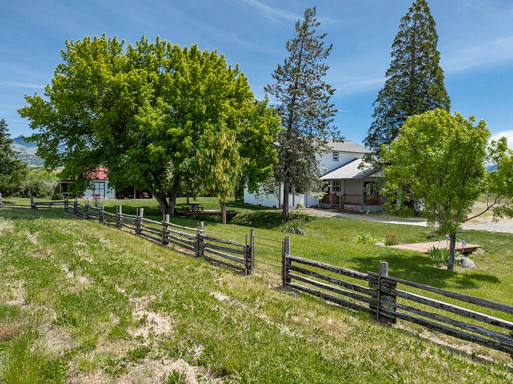 679 West Valley View Road Talent, OR 97540 - Photo 67 of 77 DJI_0173