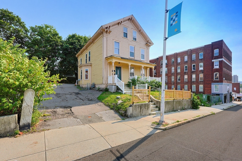 230 Pleasant Street Worcester, MA 01609 - Photo 2 of 41