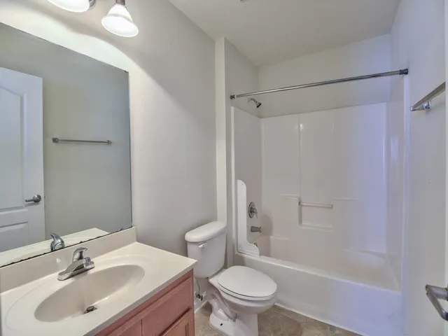 $1,800 | 3000 South Adams Street, Tallahassee, FL 32301