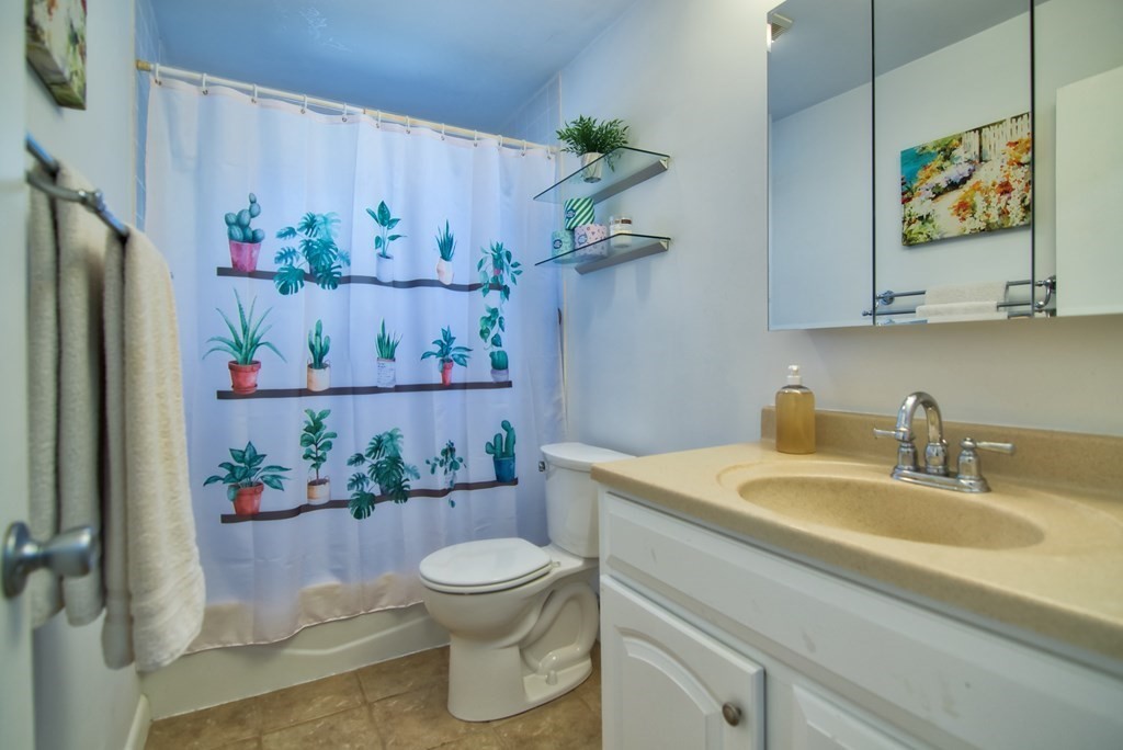 31 Arlington Road, Unit 6 Woburn, MA 01801 - Photo 10 of 12