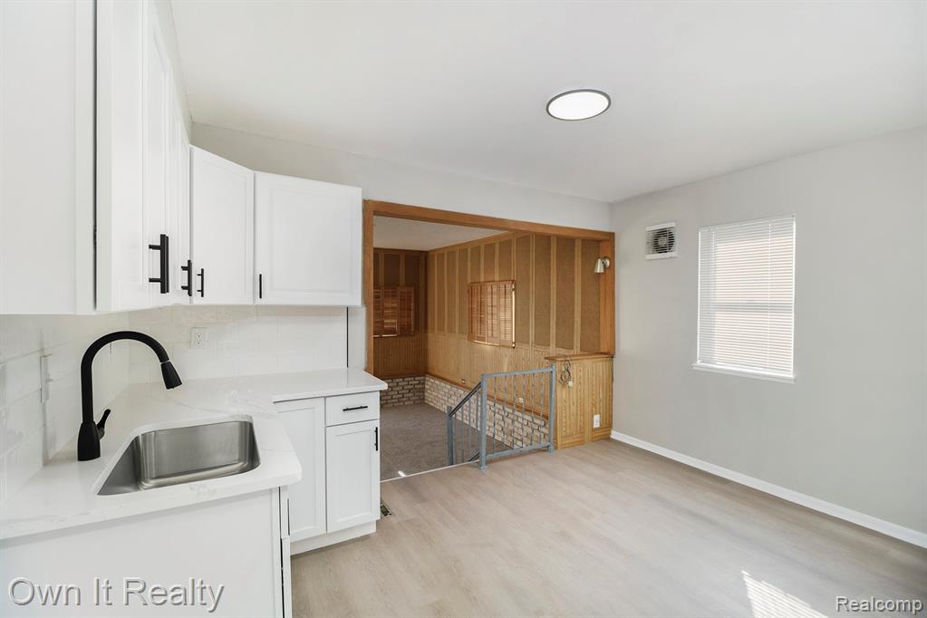 11662 Chatham Redford, MI 48239 - Photo 10 of 26