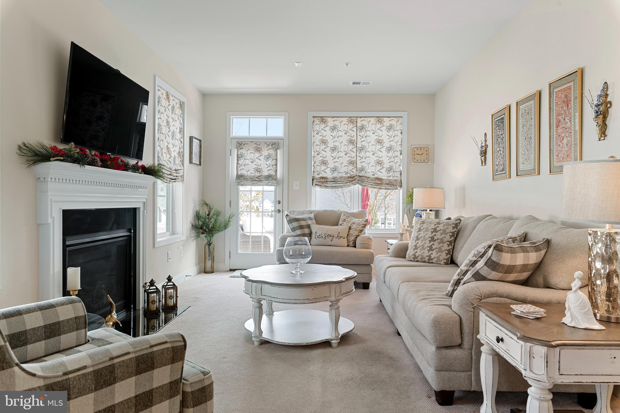 3088 Spring Peeper Court Odenton, MD 21113 - Photo 19 of 65 Living Room