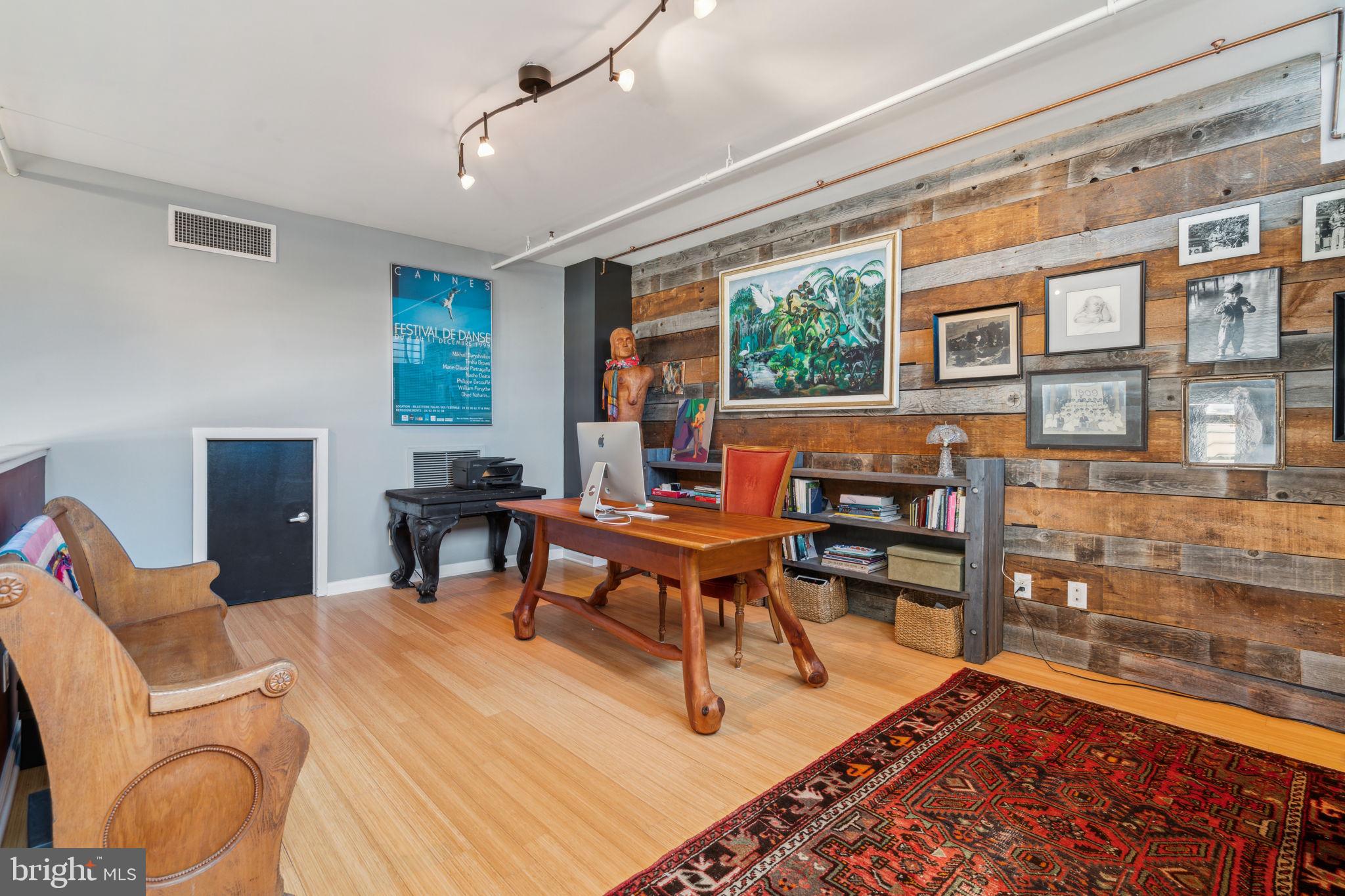 1228 Arch Street, Unit 8A Philadelphia, PA 19107 - Photo 25 of 44 2nd level Den/Flex space