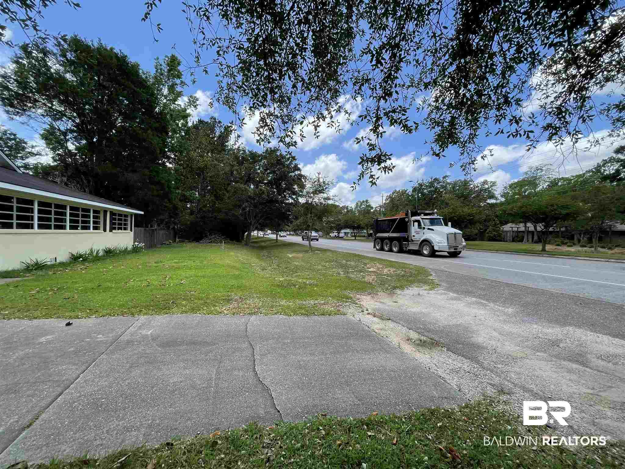 520 North Greeno Road Fairhope, AL 36532 - Photo 8 of 39 Gallery Image 8