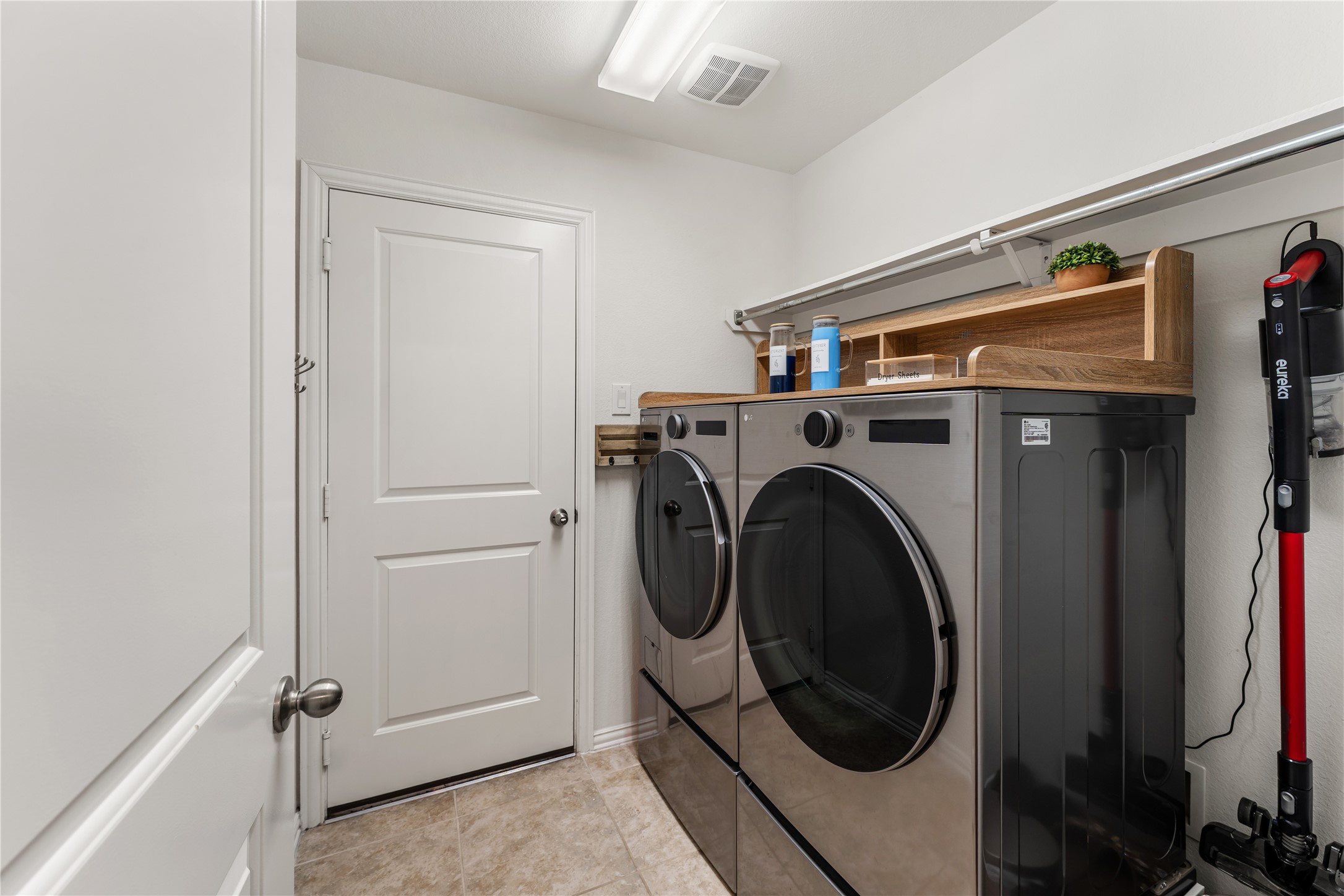 6014 Barrett Cove Court Richmond, TX 77407 - Photo 39 of 45 a utility room with dryer and washer