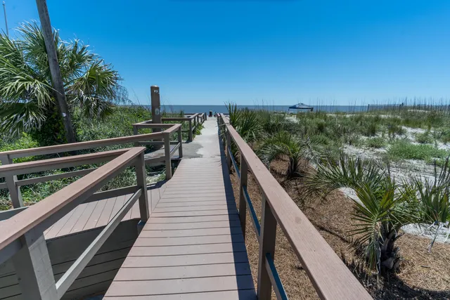 $299,800 | 287 Driftwood Lane, Edisto Beach, SC 29438