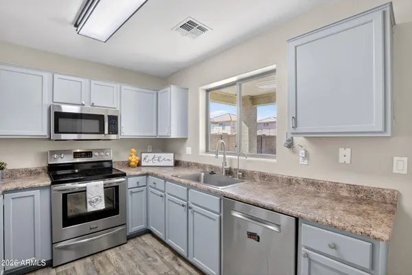 $345,000 | 2412 West St Kateri Drive, Phoenix, AZ 85041