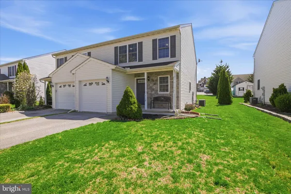 $320,000 | 118 East Broad Street, New Holland, PA 17557