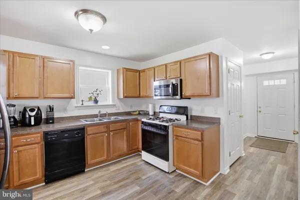 $320,000 | 118 East Broad Street, New Holland, PA 17557