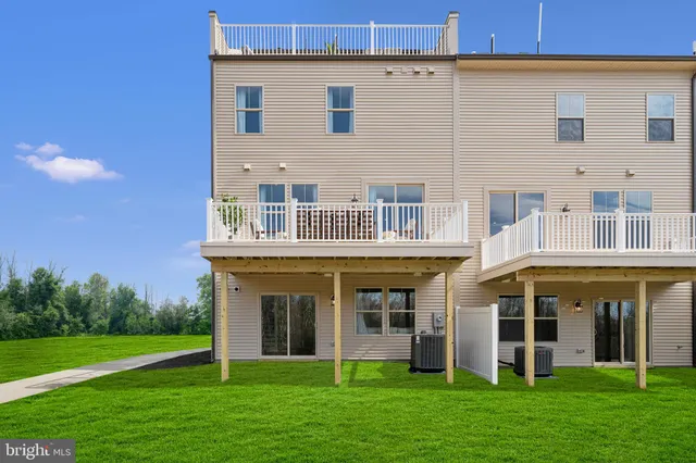 $837,140 | 229 Chianti Terrace Southeast, Leesburg, VA 20175