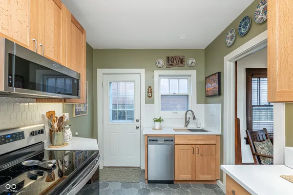 $149,000 | 5613 East Washington Street, Unit 2, Indianapolis, IN 46219