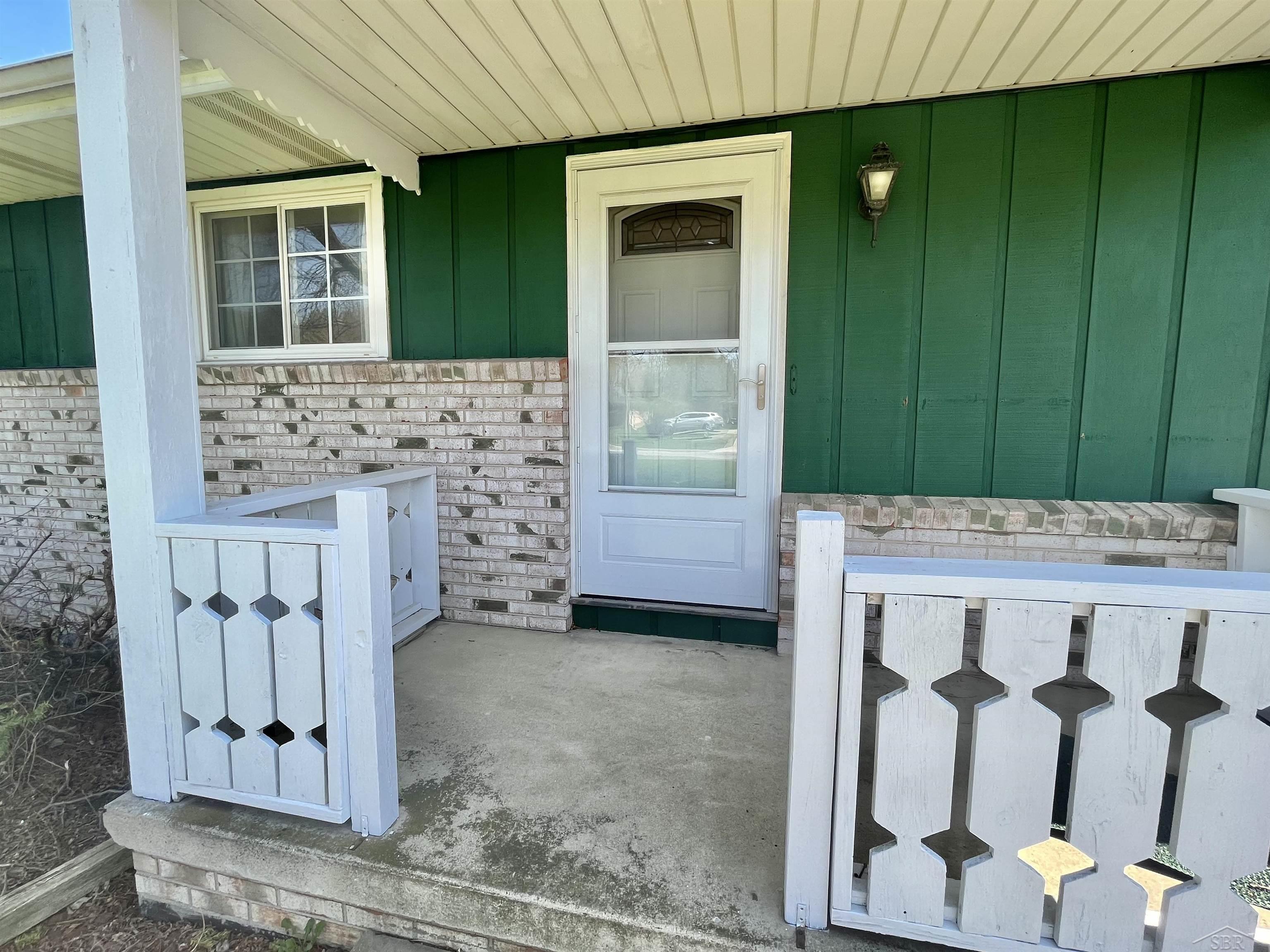 5417 Cole Road Saginaw, MI 48601 - Photo 4 of 43 50107116-3.JPG