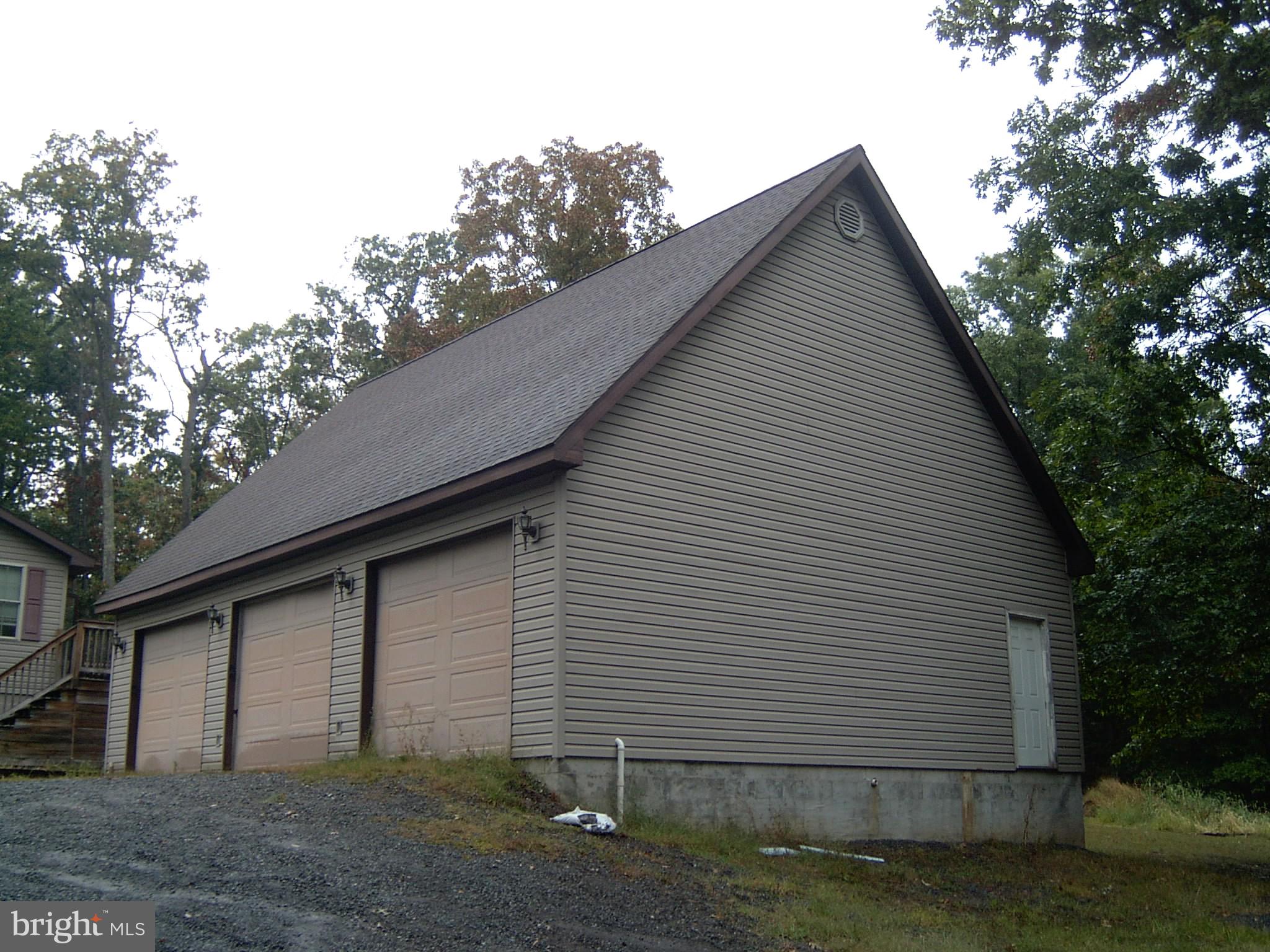 635 Murphy Road Berkeley Springs, WV 25411 - Photo 3 of 4 Gallery Image 3