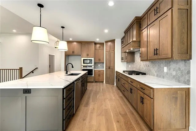 $619,000 | 3932 Southwest Flintrock Drive, Lee's Summit, MO 64082