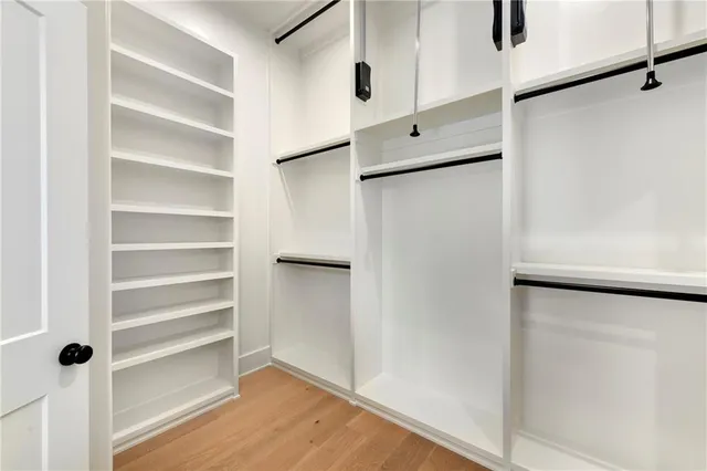 $619,000 | 3932 Southwest Flintrock Drive, Lee's Summit, MO 64082