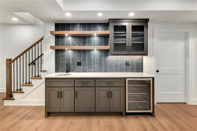 $619,000 | 3932 Southwest Flintrock Drive, Lee's Summit, MO 64082