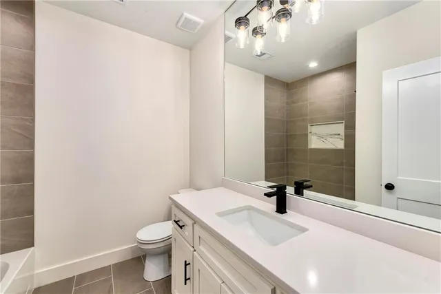 $619,000 | 3932 Southwest Flintrock Drive, Lee's Summit, MO 64082