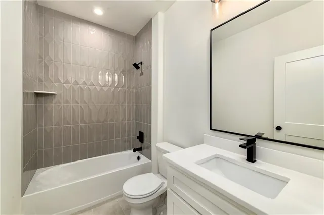 $619,000 | 3932 Southwest Flintrock Drive, Lee's Summit, MO 64082