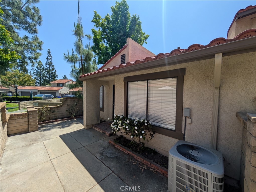 9764 Louise Way Rancho Cucamonga, CA 91730 - Photo 4 of 31