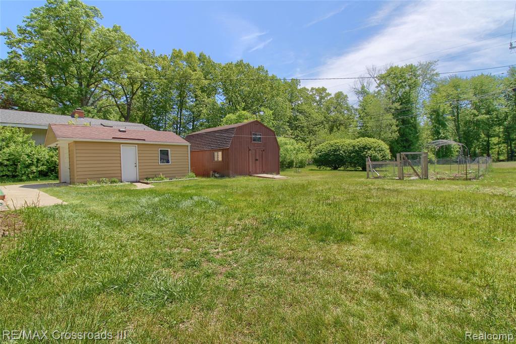 41509 Riggs Road Belleville, MI 48111 - Photo 22 of 26