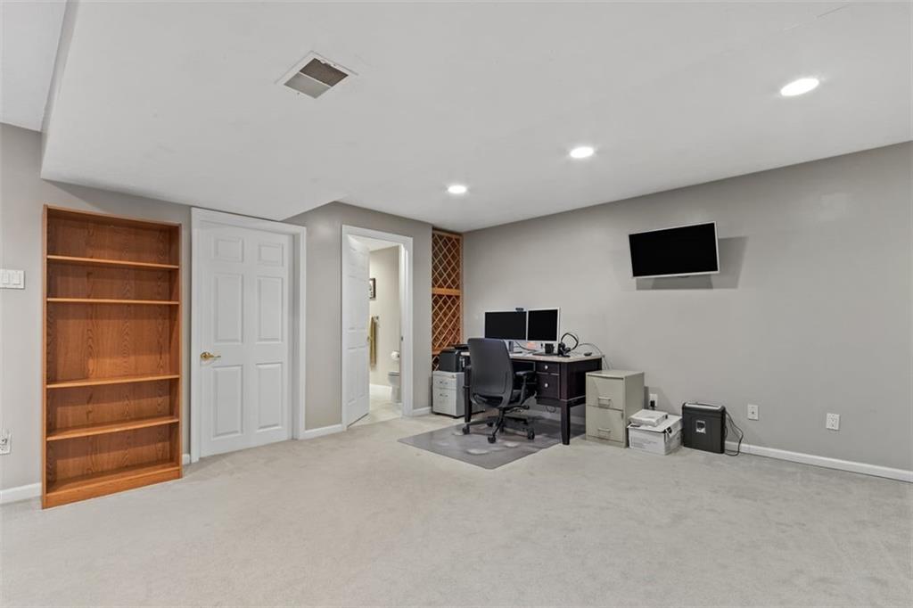 116 Jason Drive Valencia, PA 16059 - Photo 16 of 25