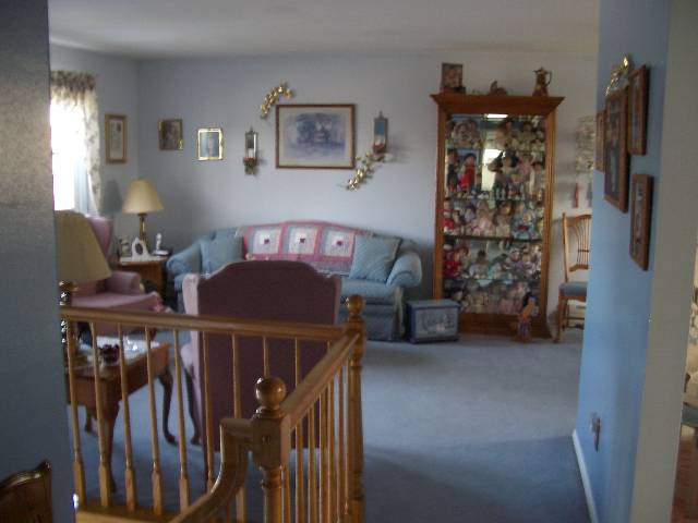 47 Meadowbrook Road Watervliet, NY 12189 - Photo 2 of 9 Photo 2