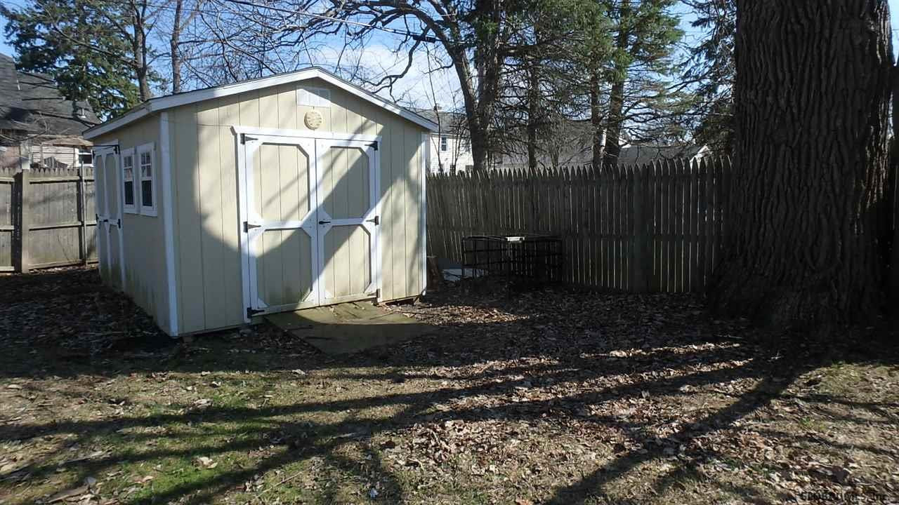 1738 Lenox Road Schenectady, NY 12308 - Photo 4 of 10 Photo 4