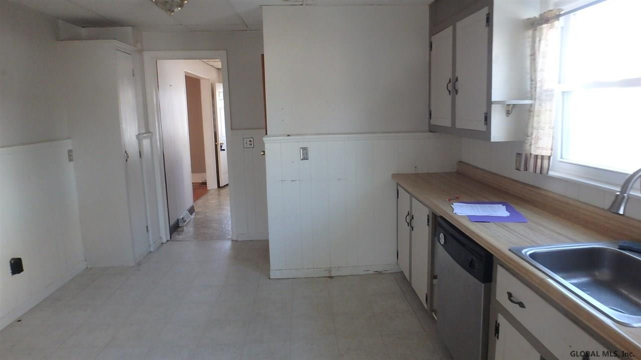 1738 Lenox Road Schenectady, NY 12308 - Photo 7 of 10 Photo 7
