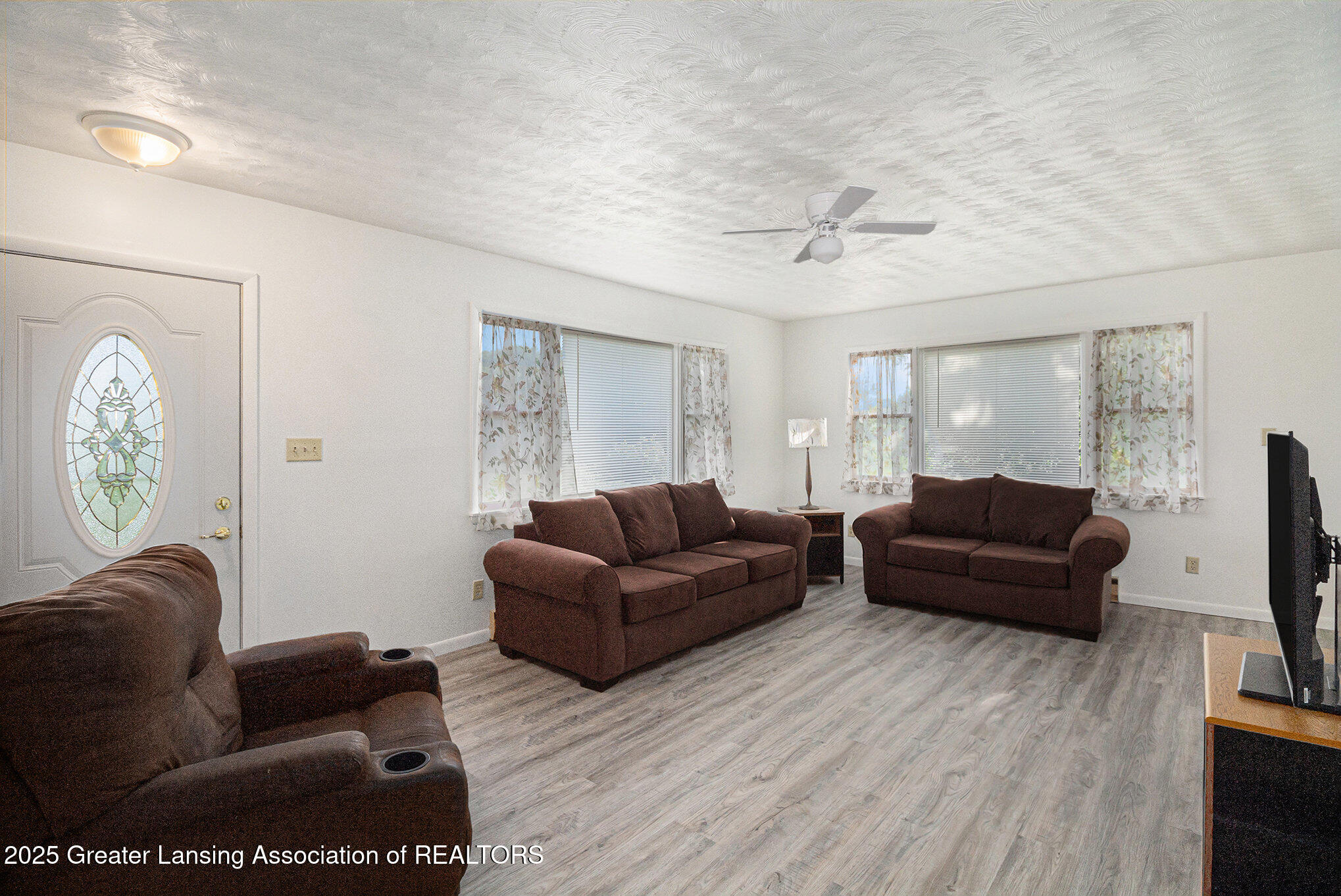 4500 Chapman Road Stockbridge, MI 49285 - Photo 3 of 26 Entry