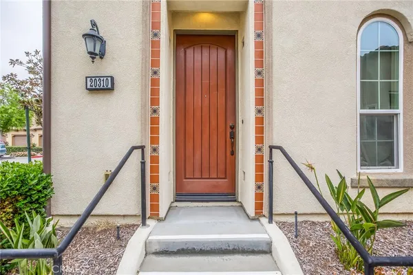 $4,840 | 20310 Paseo Los Arcos, Porter Ranch, CA 91326