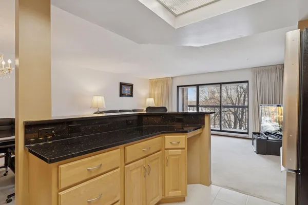 $300,000 | 2885 Knox Avenue South, Unit 404, Minneapolis, MN 55408