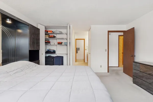 $300,000 | 2885 Knox Avenue South, Unit 404, Minneapolis, MN 55408