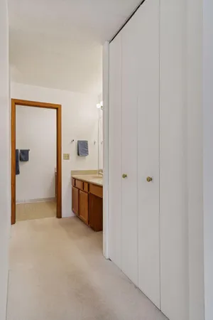 $300,000 | 2885 Knox Avenue South, Unit 404, Minneapolis, MN 55408